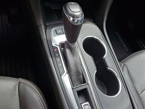 Used 2019 Chevrolet Equinox Premier AWD/4WD image 16