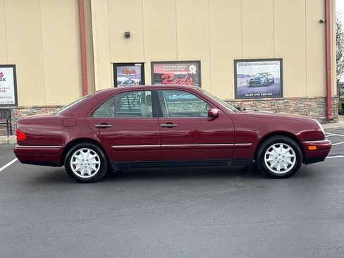 Used 1999 Mercedes-Benz E 320 Sedan image 5