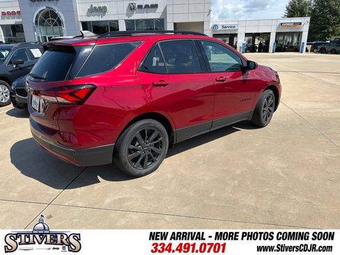 Used 2023 Chevrolet Equinox RS w/ LPO, Floor Liner Package FWD image 13