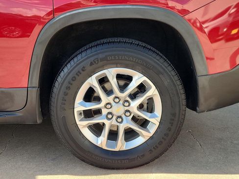 Used 2018 Chevrolet Traverse LT FWD image 17
