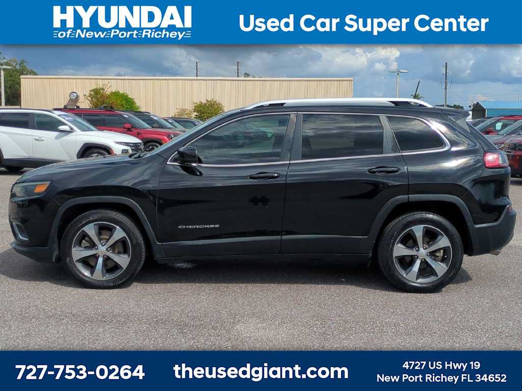 Used 2019 Jeep Cherokee Limited FWD image 2