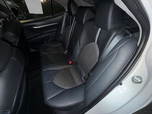 Used 2020 Toyota Camry SE image 25