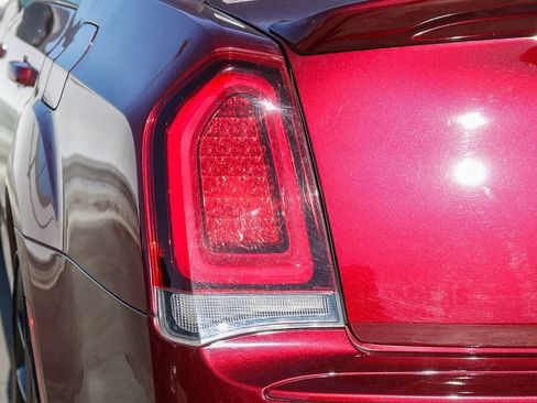 Used 2023 Chrysler 300 C image 10