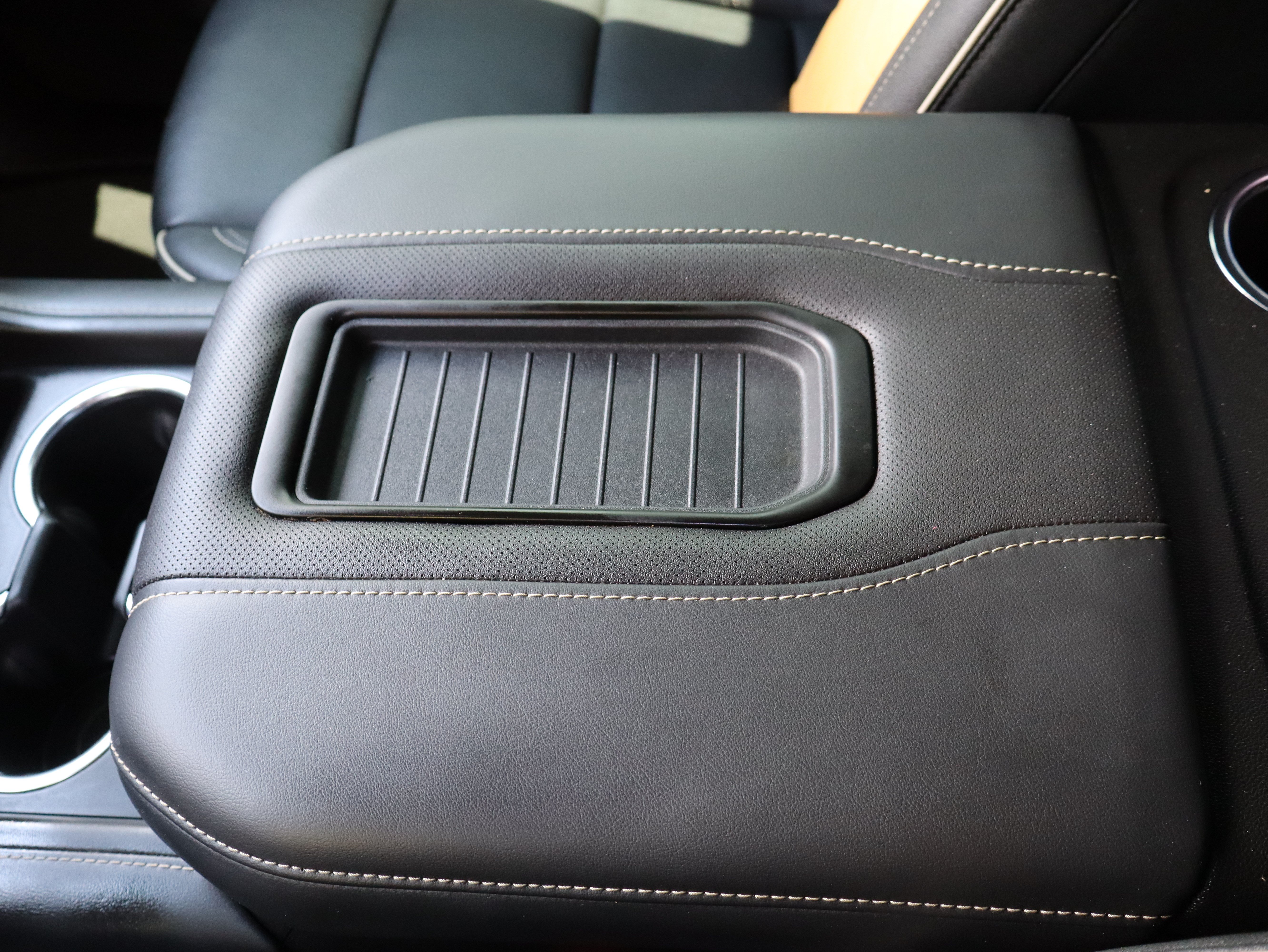 Used 2023 GMC Yukon SLT RWD image 52