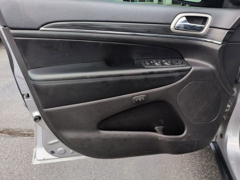 Used 2021 Jeep Grand Cherokee Limited image 10