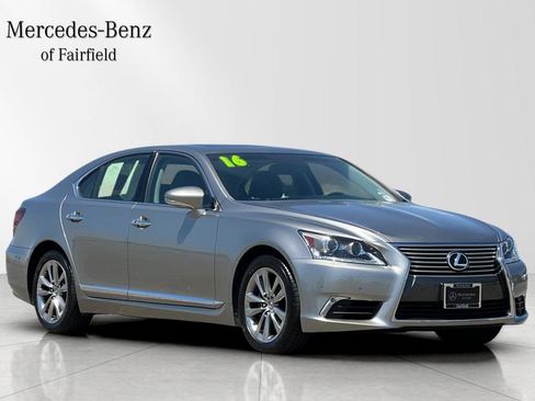 Used 2016 Lexus LS 460 w/ Comfort Package RWD image 9