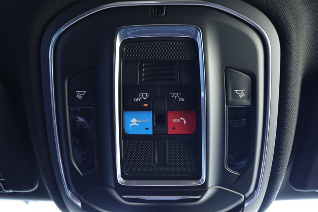 New 2027 Jeep Grand Cherokee Laredo RWD image 20