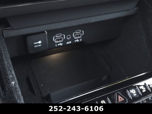 Used 2022 Jeep Grand Wagoneer Series II AWD/4WD image 33