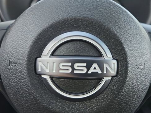 Certified 2025 Nissan Kicks Play S image 5