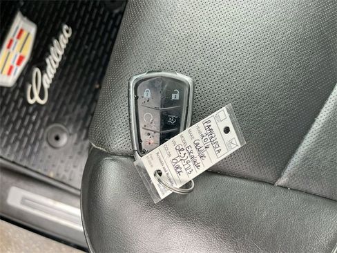 Used 2016 Cadillac Escalade Premium image 35