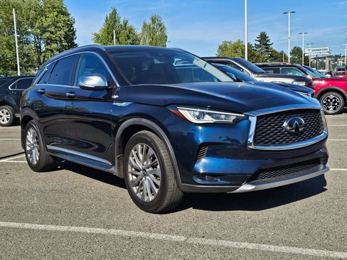 Used 2024 INFINITI QX50 Luxe w/ Accent Package AWD/4WD image 3