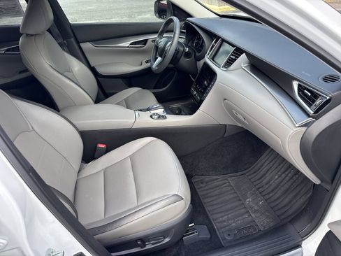 Used 2023 INFINITI QX50 Luxe FWD image 31