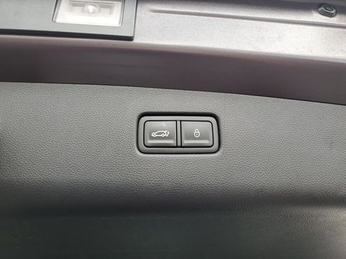 Used 2023 Genesis GV70 2.5T w/ Select Package image 10