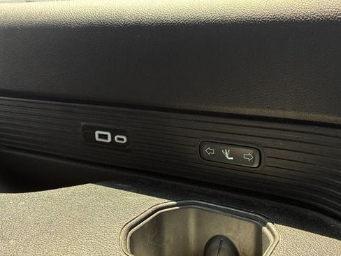 Used 2024 Jeep Wagoneer L Series II w/ Flexible Seating Group AWD/4WD image 23