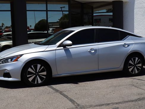 Used 2021 Nissan Altima 2.5 SV FWD image 7