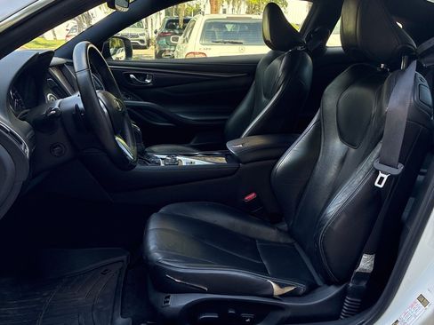 Used 2017 INFINITI Q60 Red Sport 400 RWD image 7