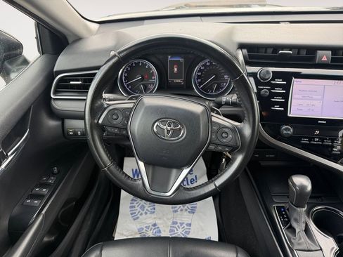 Used 2020 Toyota Camry SE image 12