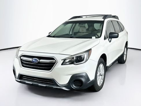 Used 2018 Subaru Outback 2.5i AWD/4WD image 3