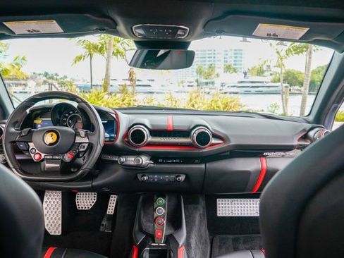 Used 2020 Ferrari 812 Superfast RWD image 58