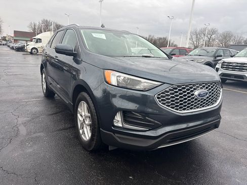 Used 2024 Ford Edge SEL w/ Convenience Package image 4