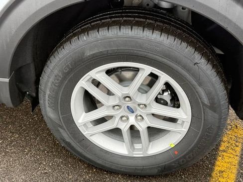 New 2026 Ford Explorer Active image 9