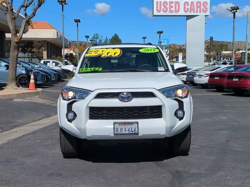 Used 2019 Toyota 4Runner SR5 Premium image 2