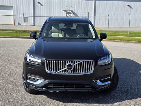 Used 2023 Volvo XC90 B6 Plus w/ Protection Package Premier AWD/4WD image 2