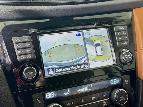 Used 2017 Nissan Rogue SL w/ SL Premium Package image 10