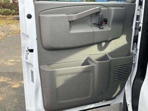 New 2025 Chevrolet Express 2500 Work Van w/ Driver Convenience Package image 18