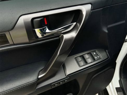 Certified 2022 Lexus GX 460 image 11