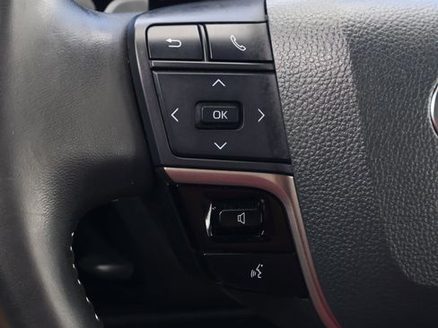 Used 2025 Toyota Camry SE FWD image 23