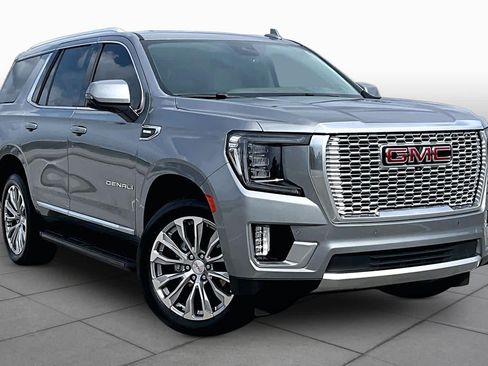 Used 2023 GMC Yukon Denali AWD/4WD image 3