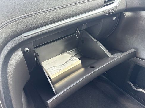 Used 2017 Chevrolet Traverse LT image 20