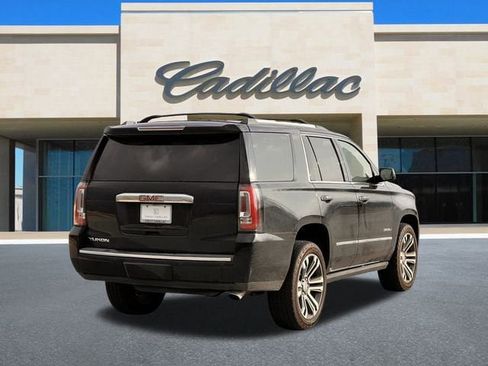 Used 2019 GMC Yukon Denali w/ Denali Ultimate Package image 3