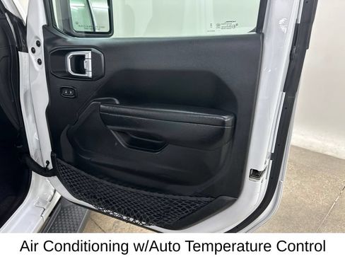 Used 2024 Jeep Wrangler Unlimited Sport AWD/4WD image 21