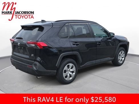 Used 2021 Toyota RAV4 LE image 9