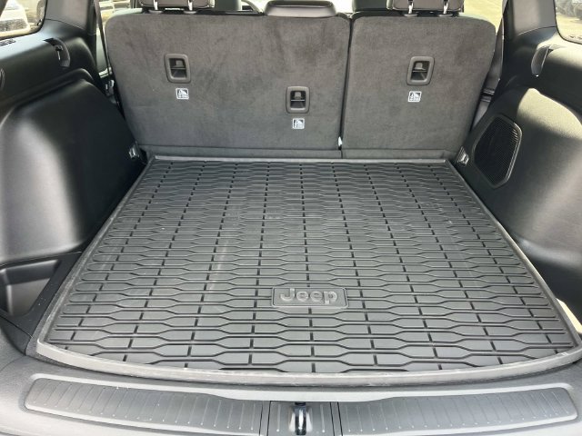 New 2026 Jeep Grand Cherokee Limited AWD/4WD image 13