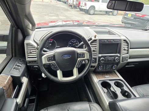 Used 2017 Ford F250 Lariat w/ Lariat Ultimate Package image 8