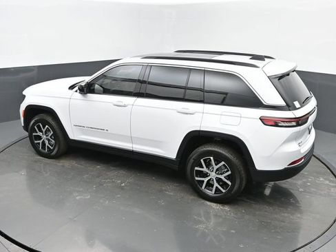 New 2025 Jeep Grand Cherokee Limited w/ Luxury Tech Group II AWD/4WD image 40