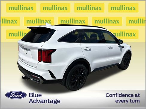 Used 2022 Kia Sorento SX FWD image 2