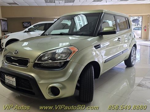 Used 2013 Kia Soul + FWD image 2