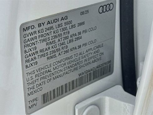Used 2025 Audi Q5 Premium w/ Convenience Package AWD/4WD image 32