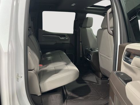 Used 2024 GMC Sierra 1500 SLT w/ SLT Premium Package image 27