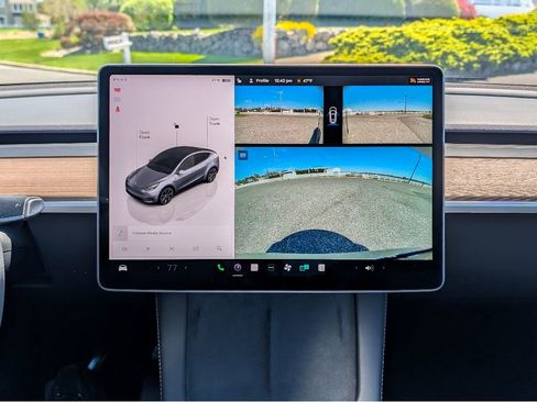 Used 2024 Tesla Model Y Long Range AWD/4WD image 23