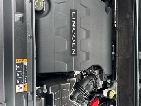 Used 2018 Lincoln MKX Premiere image 43