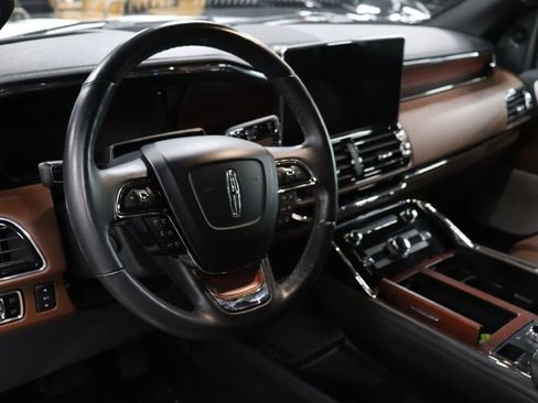Used 2023 Lincoln Navigator Reserve RWD image 10