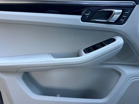 New 2026 Porsche Macan AWD/4WD image 12
