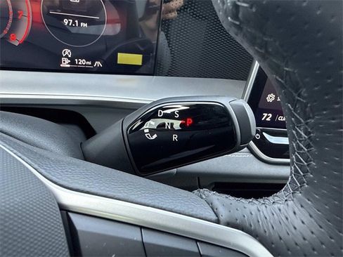 New 2026 Volkswagen Tiguan SE R-Line image 23