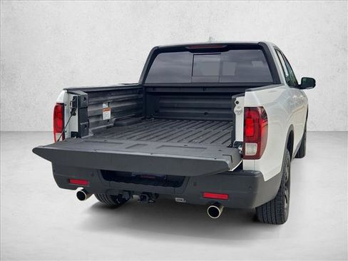 Used 2025 Honda Ridgeline Black Edition image 6