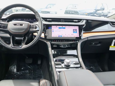 New 2026 Jeep Grand Cherokee Summit AWD/4WD image 16